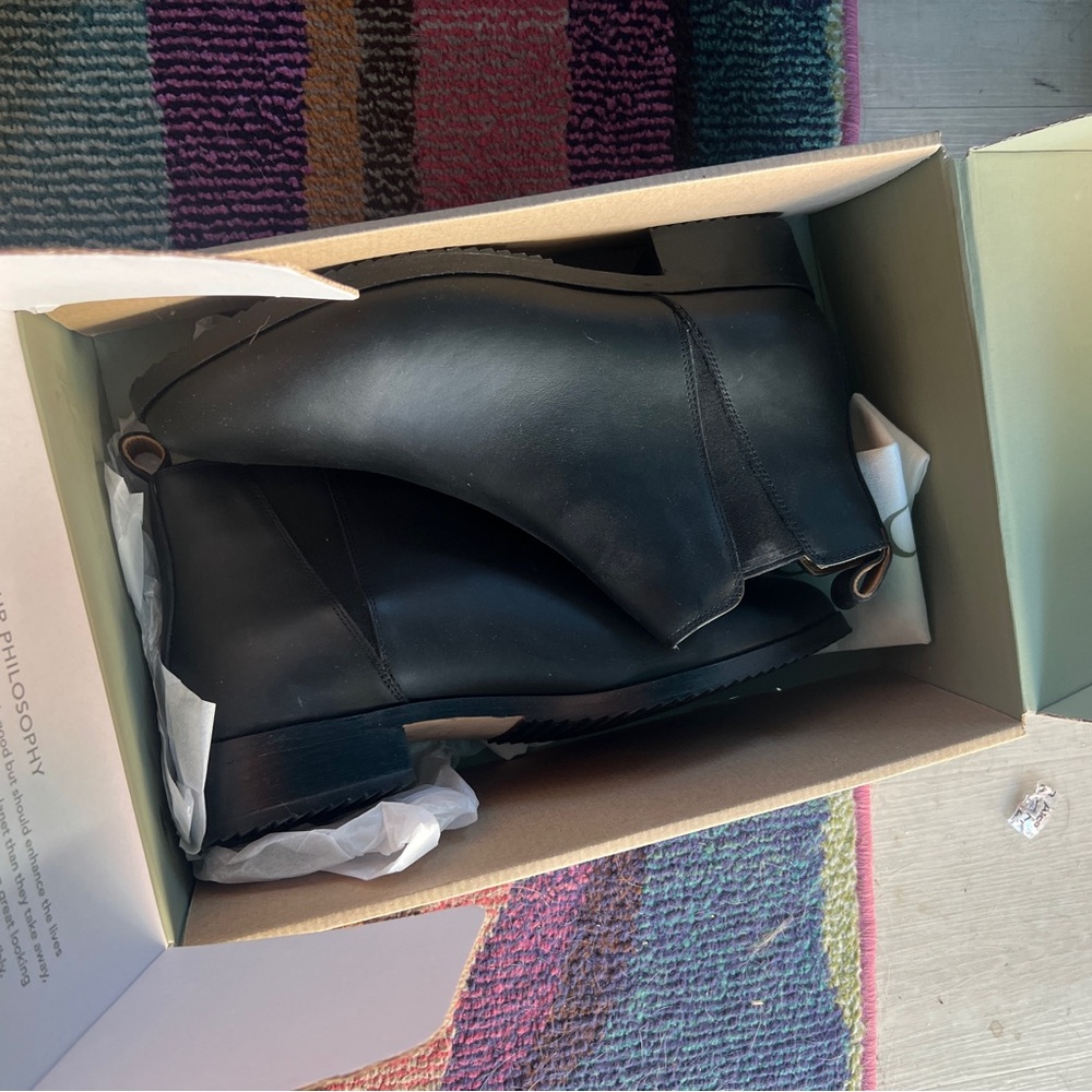 Nisolo Eva Chelsea Boots, Black, Size 11